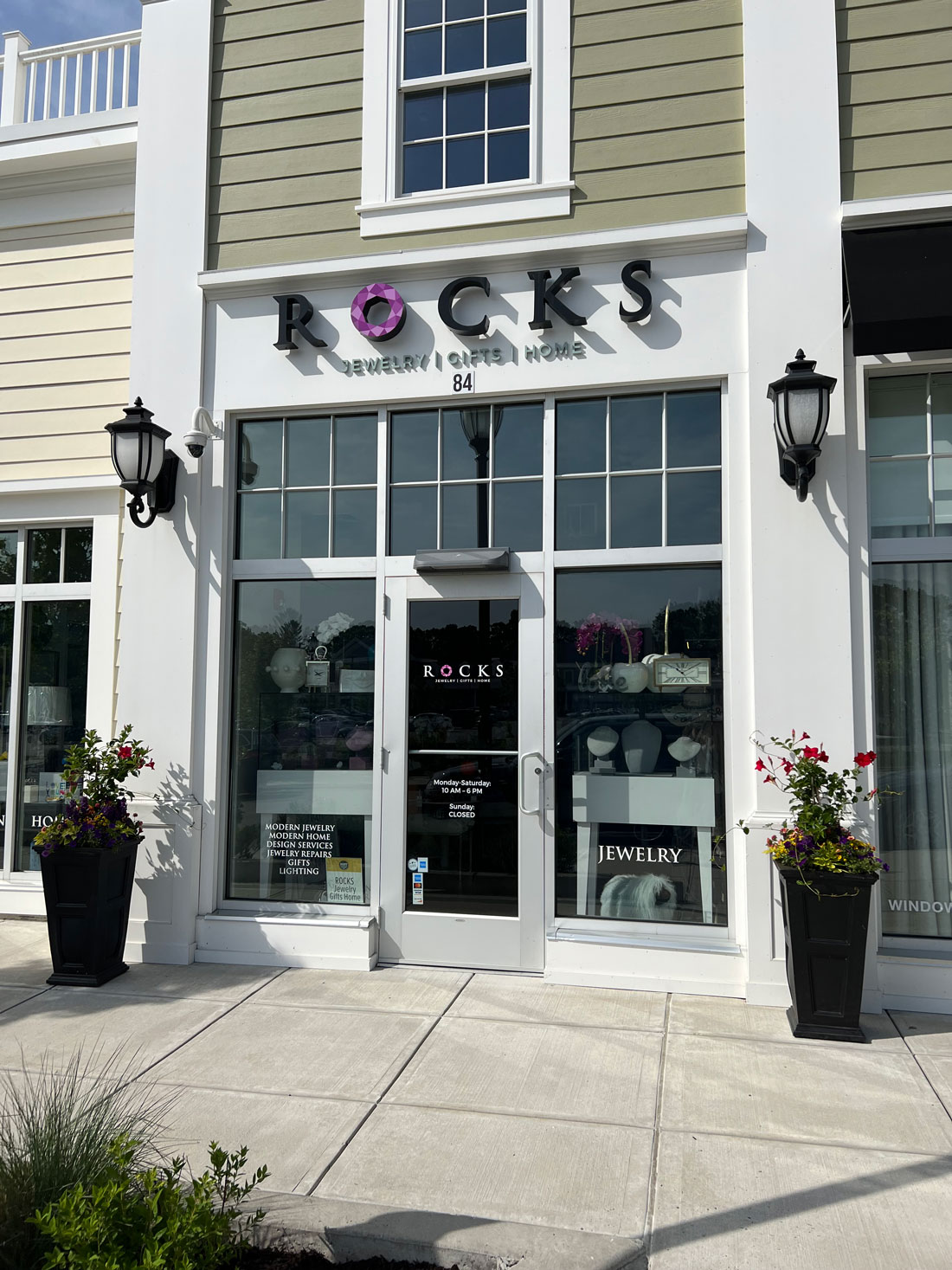 photo of the Rocks storefront